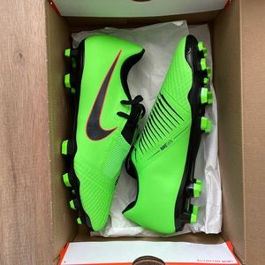 BNIB Nike Phantom Venom Academy FG Size 10.5